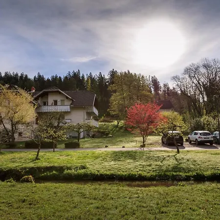 House Sebanc شقة *