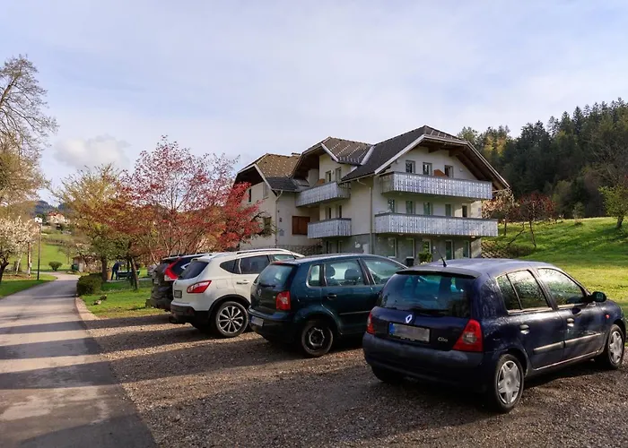 House Sebanc شقة بليد