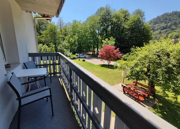 House Sebanc アパート *